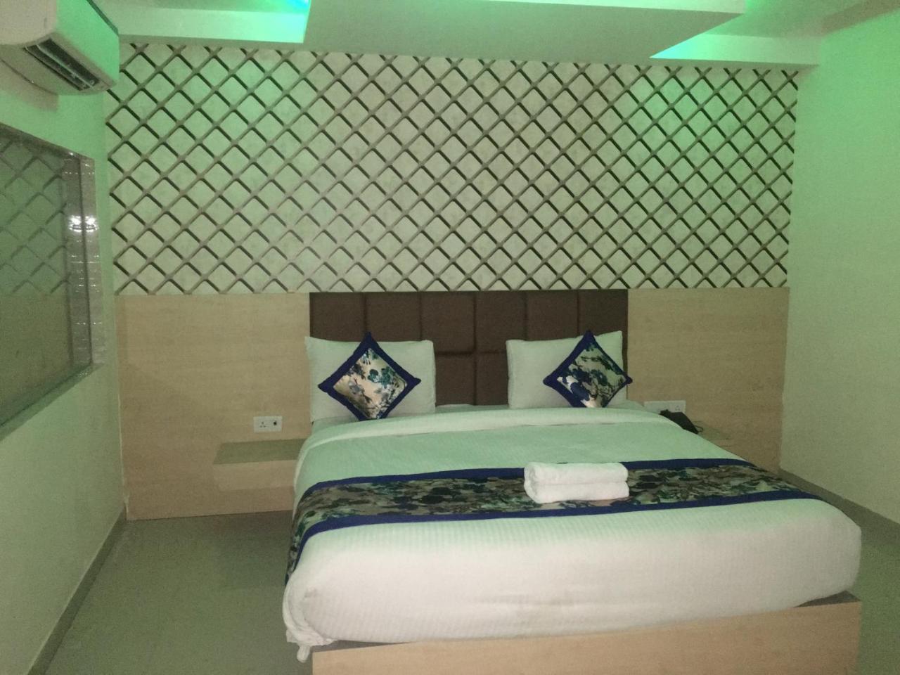 Hotel Airport D'Capitol New Delhi Exterior photo