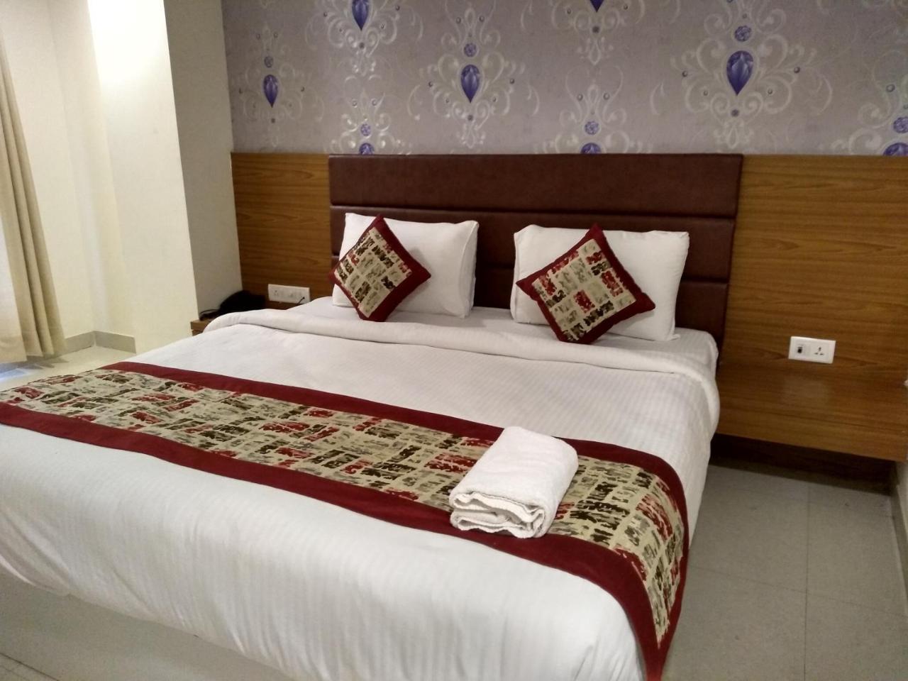 Hotel Airport D'Capitol New Delhi Exterior photo