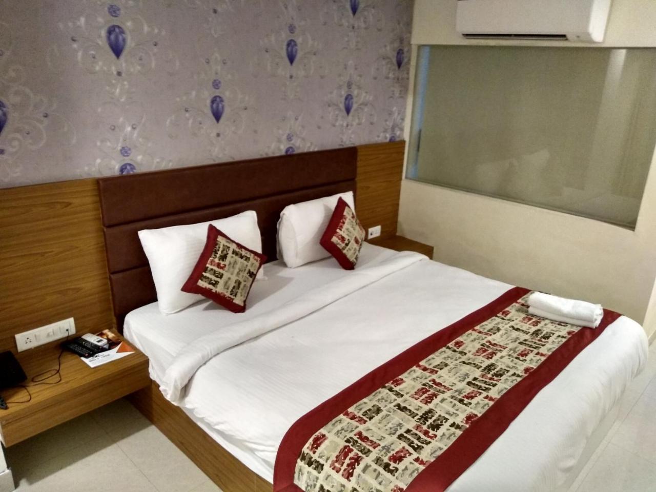 Hotel Airport D'Capitol New Delhi Exterior photo